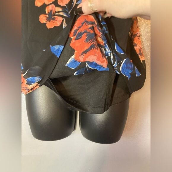 Lily White Black Sheer Floral Tank Top - Picture 4 of 5